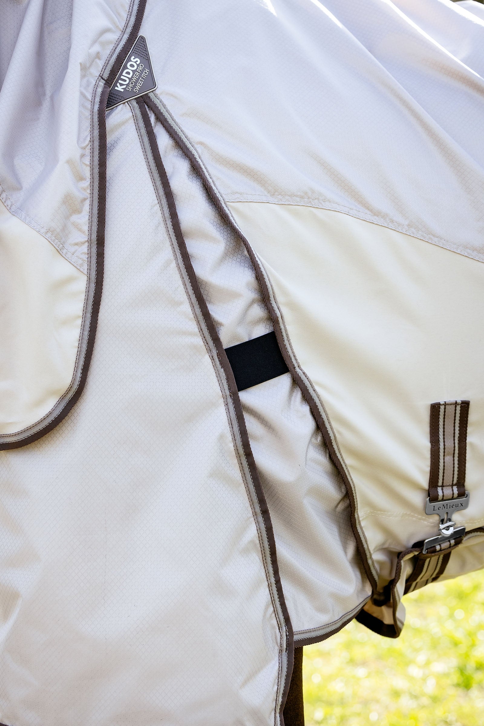 LeMieux Kudos Shower Pro Sweet Itch Rug With Detachable Neck Horse Rugs