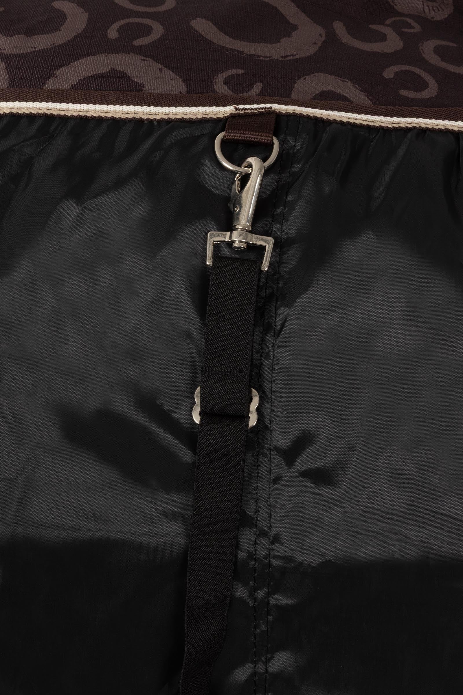 Pack shot 3