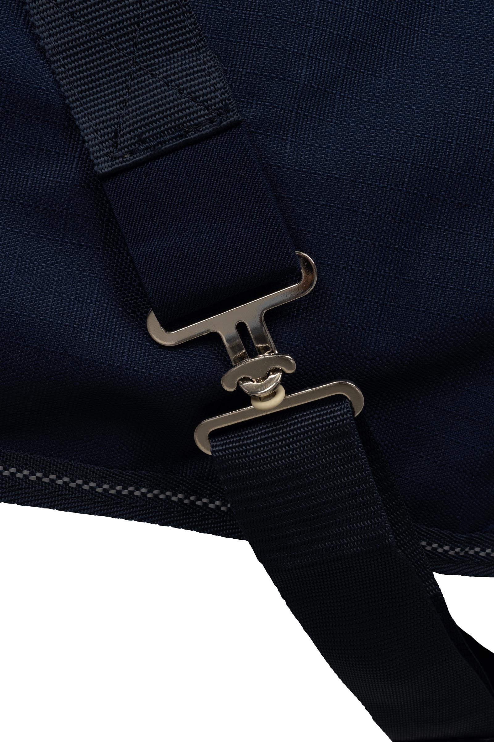 Pack shot 4