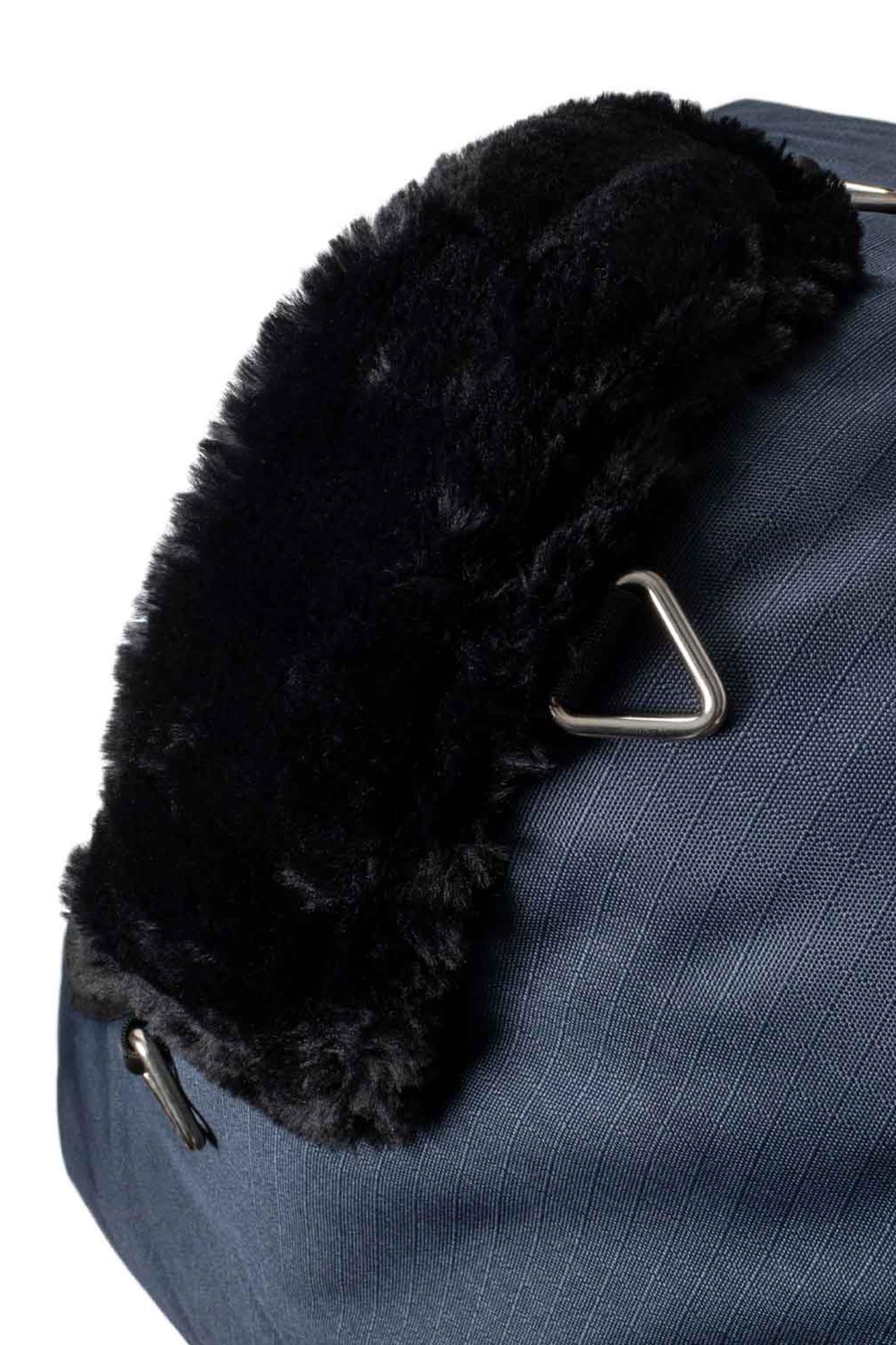 Pack shot 3