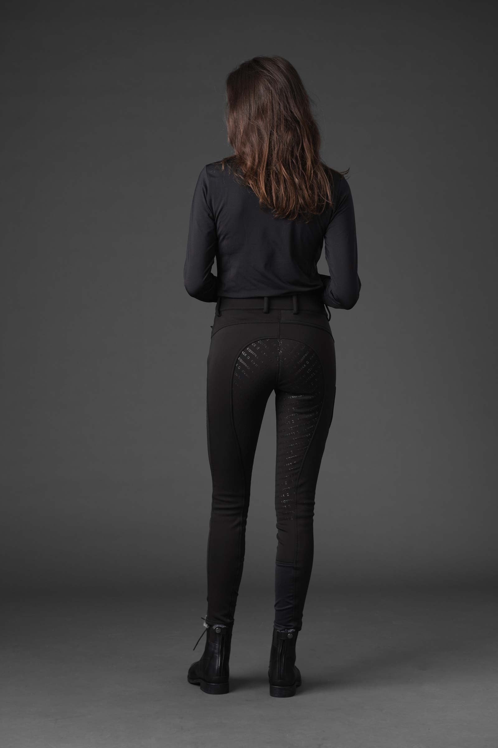 Model shot 2