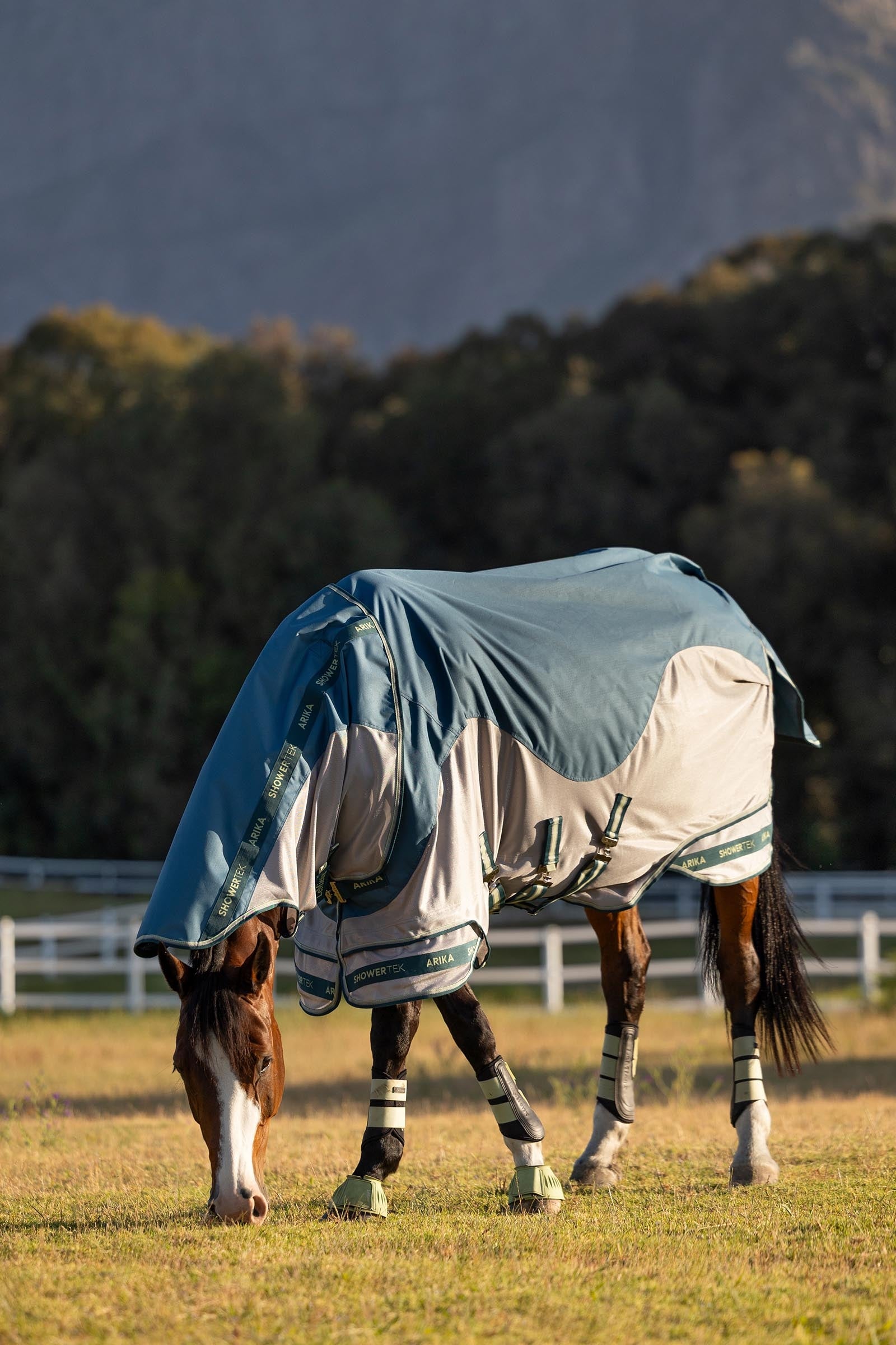 LeMieux Arika Camo Shower-Tek Fly Rug w. Detachable Neck Horse Rugs