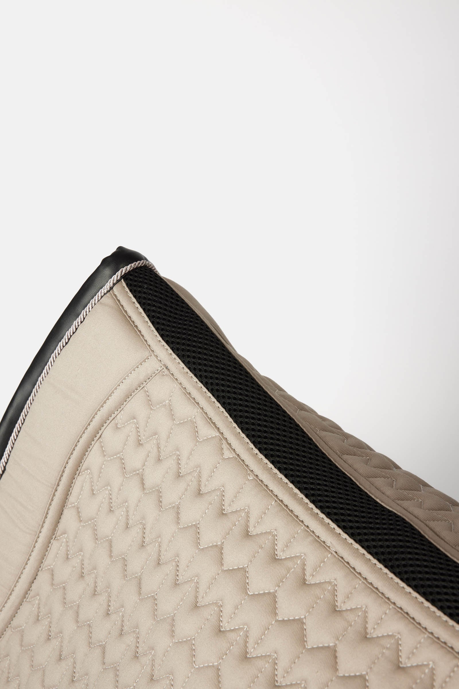 B Vertigo Fusion Dressage saddle pad Saddle Pads