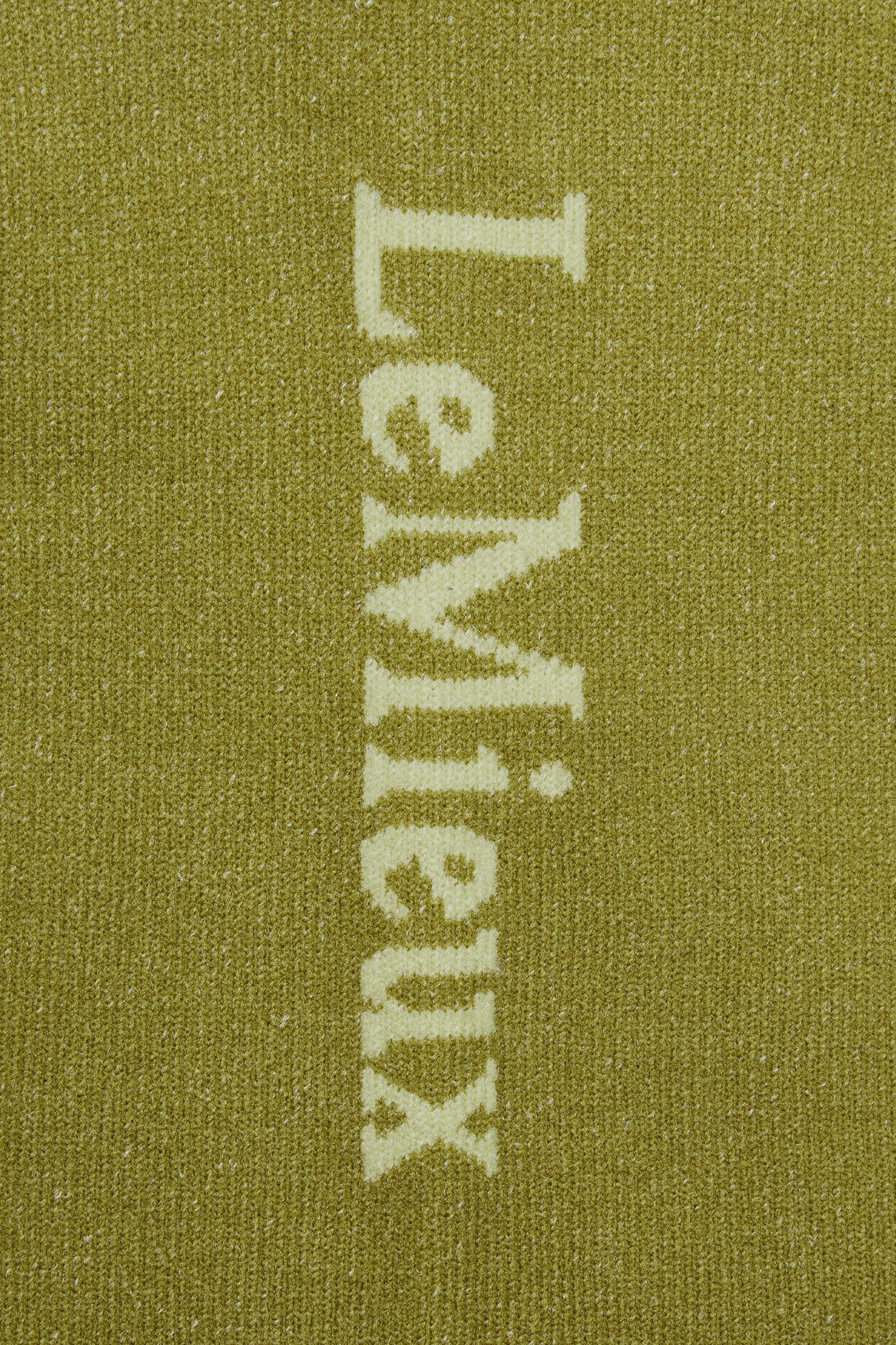 Pack shot 3
