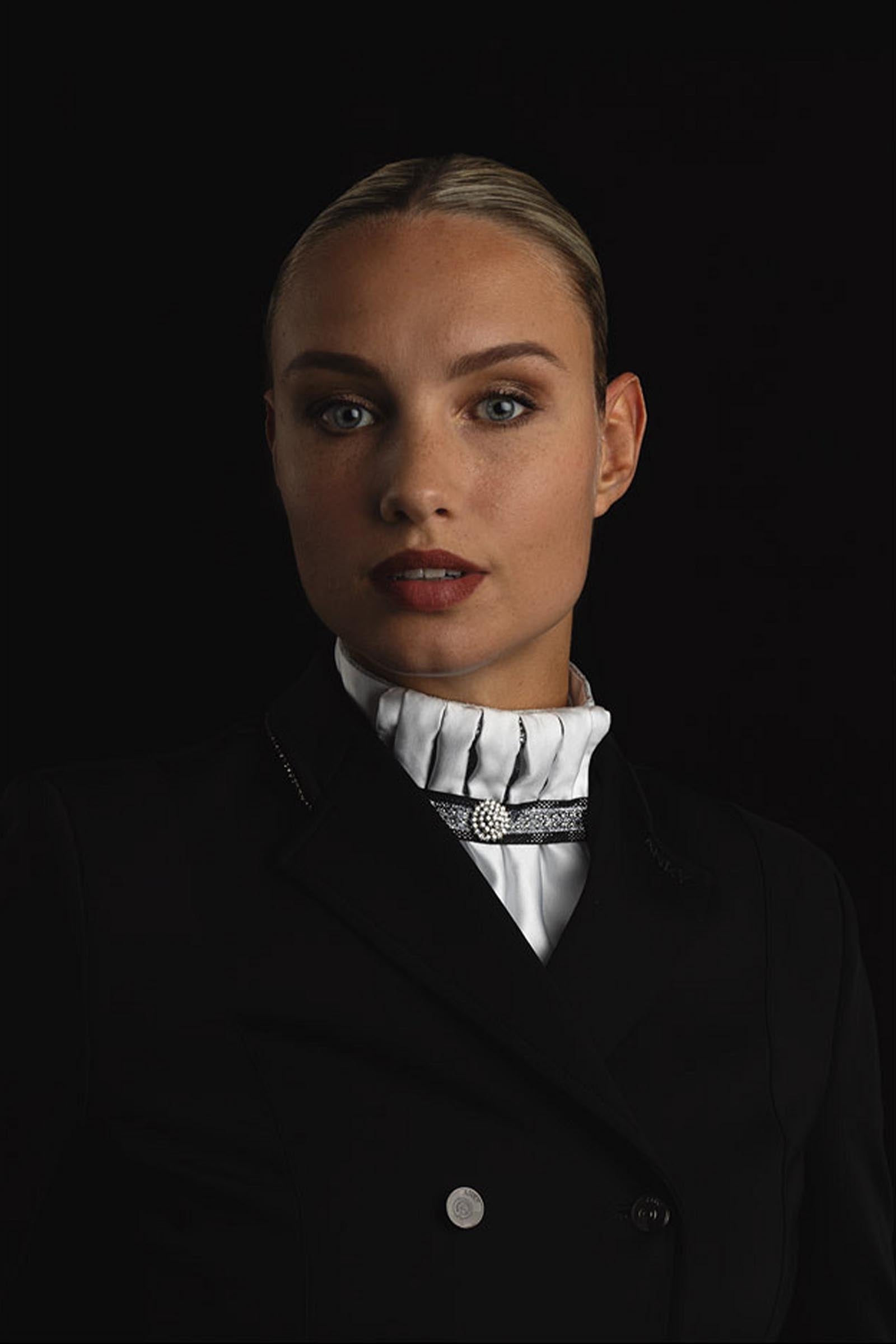 Model shot 1