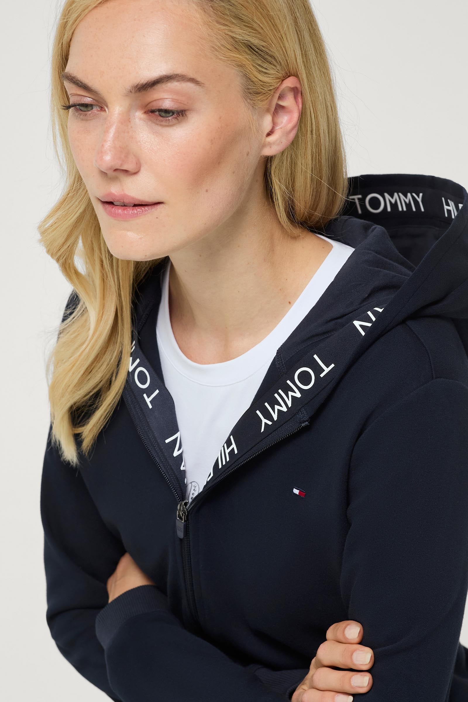 Model shot 3