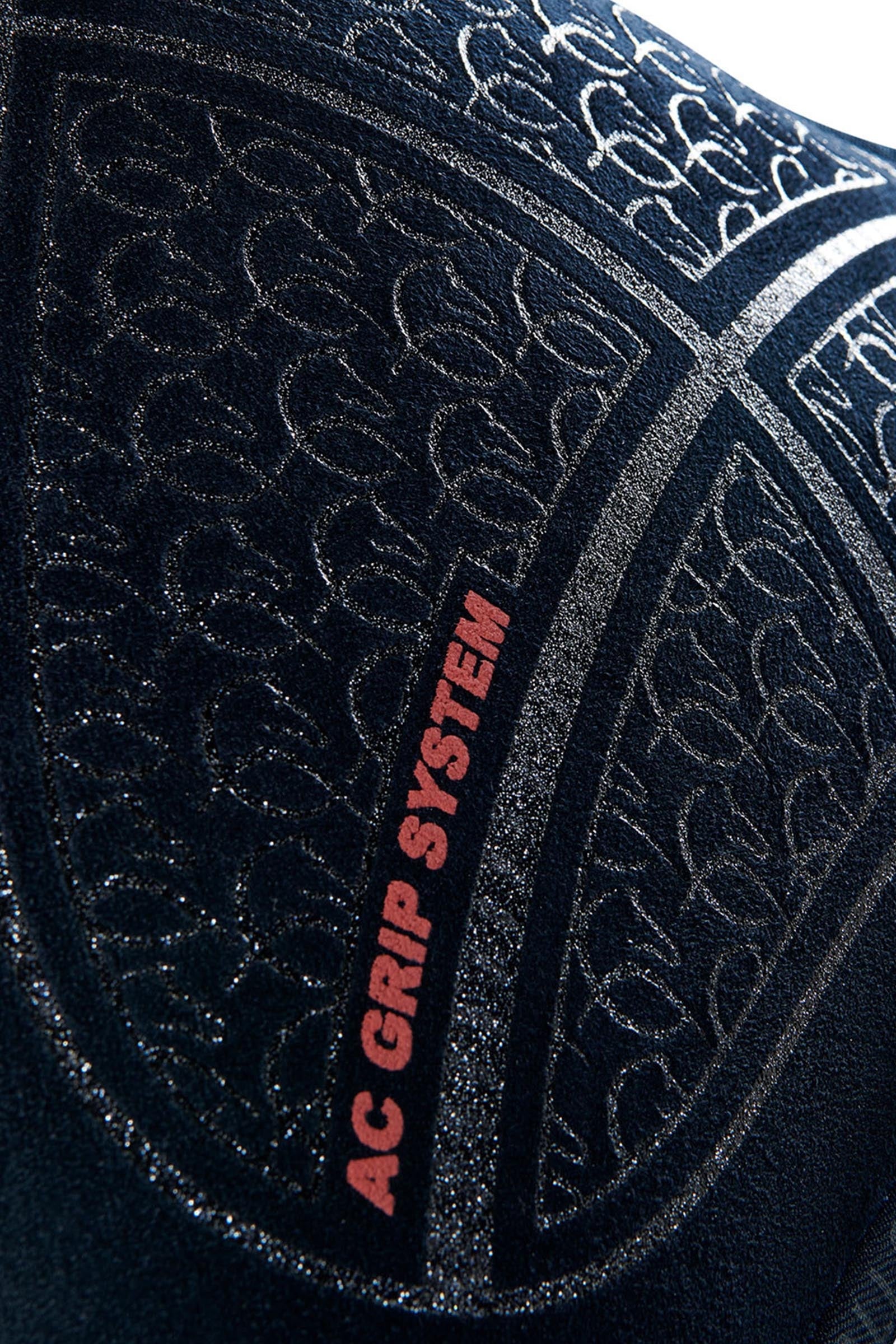 Pack shot 4