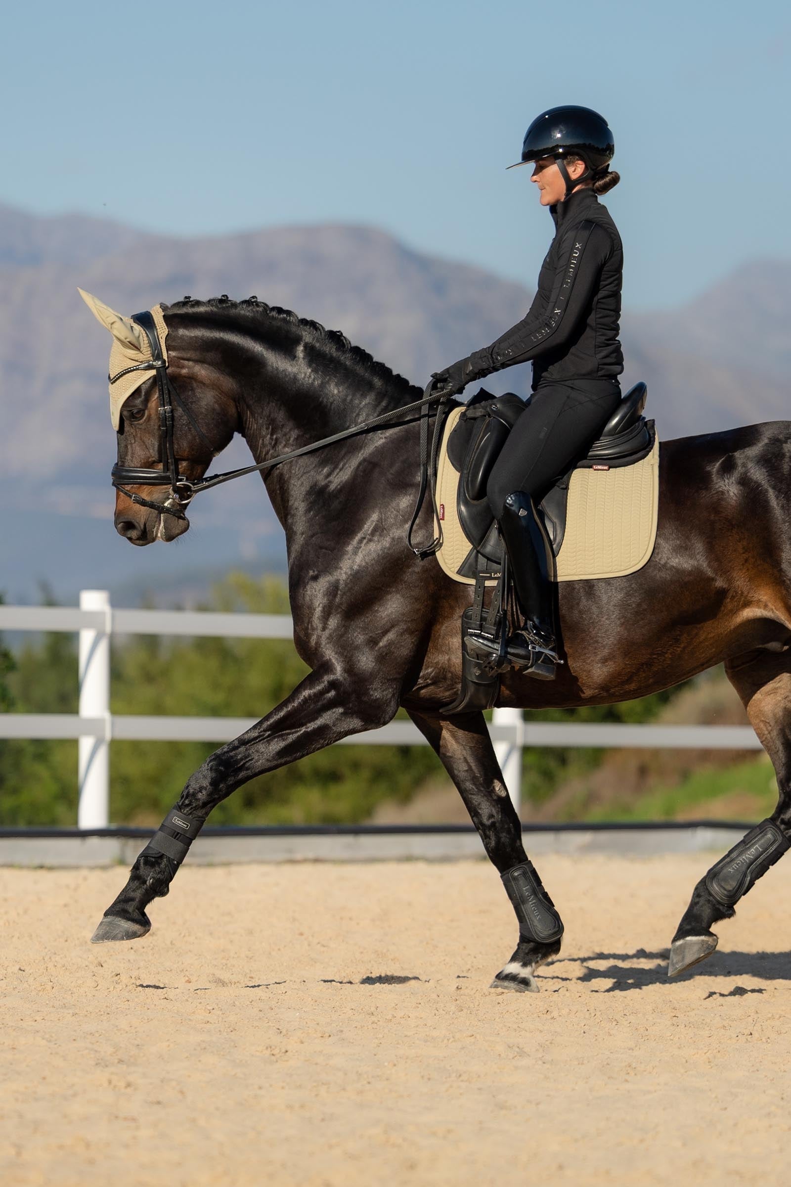 Lifestyle shot 4