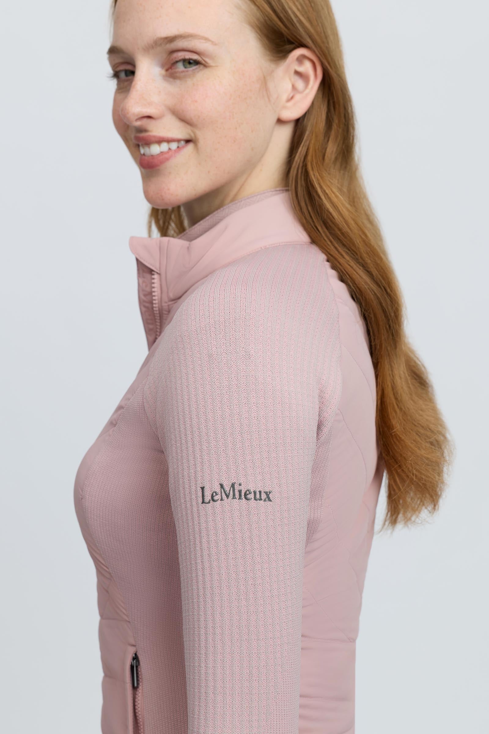 Model shot 4