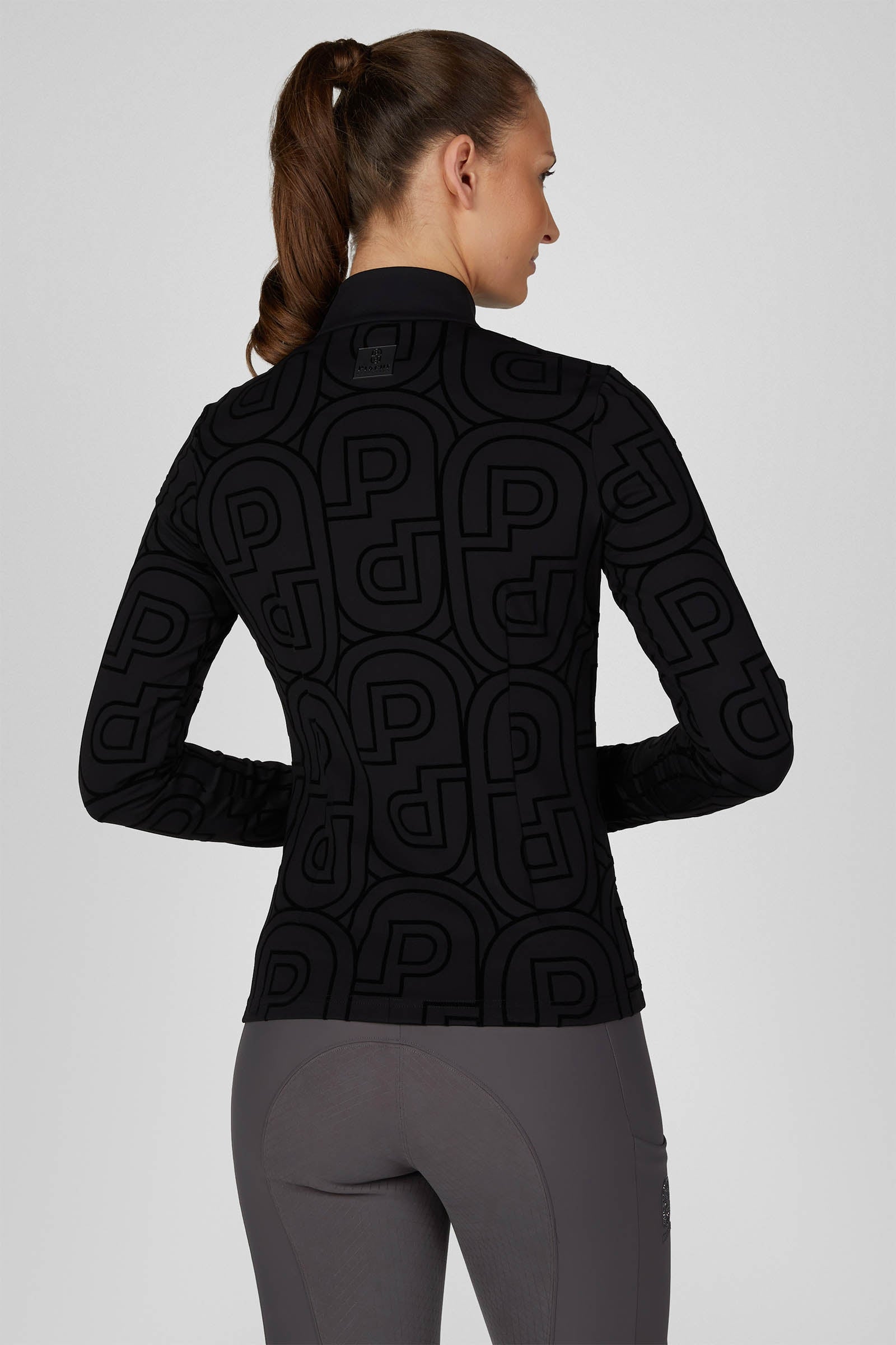 Model shot 3