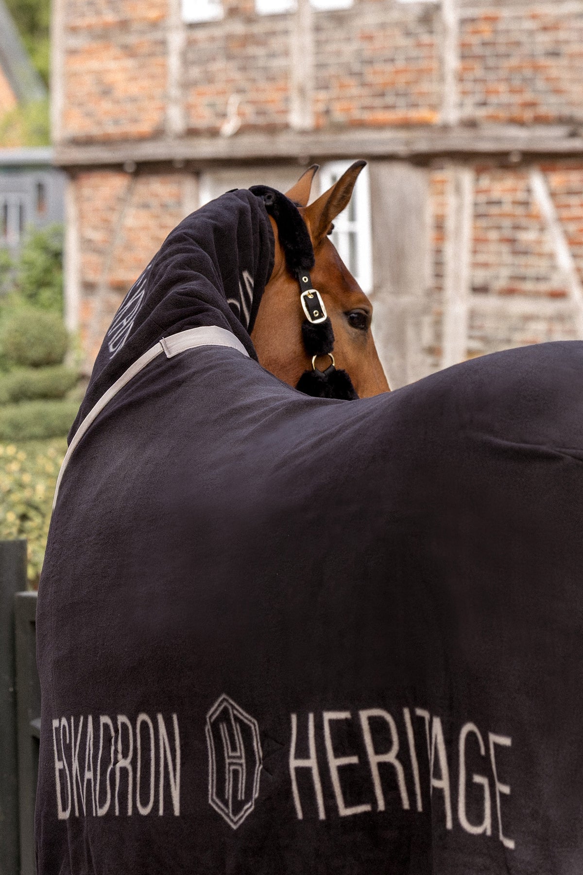 Eskadron Heritage 26/27 Fleece Zip-neck Shawl Horse Rugs