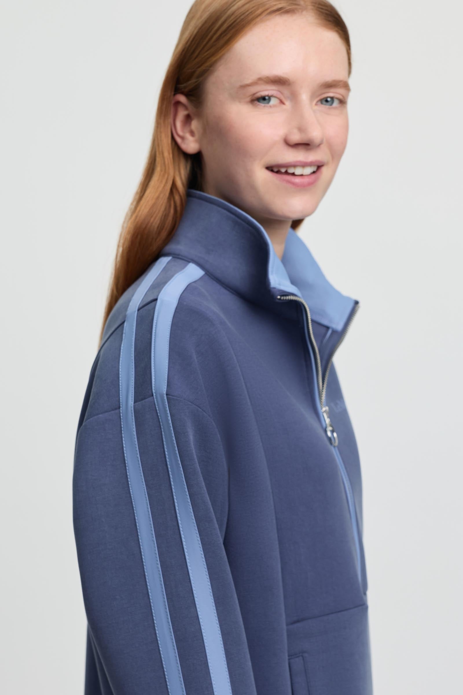 Model shot 4
