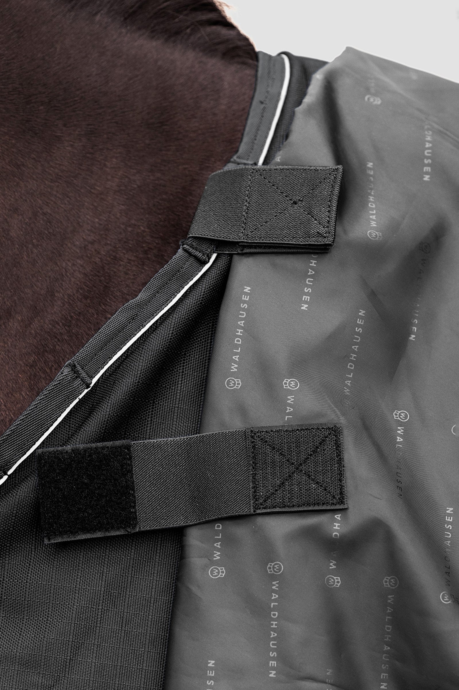 Waldhausen Outdoor Rug Scandic Multi-Layer 250 g/100 g Horse Rugs