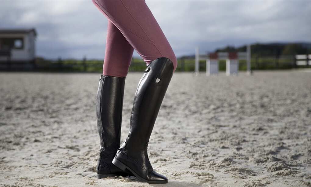 Riding boots with red hot sale zipper